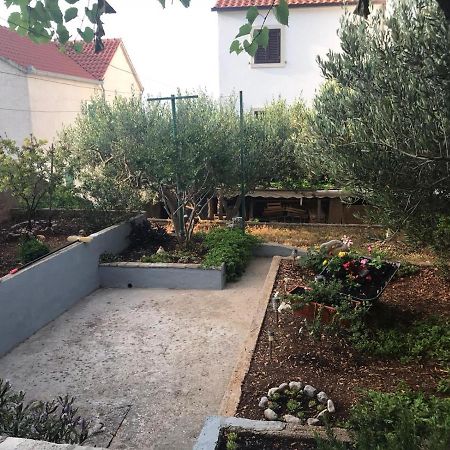 Apartmani Katarina Бол Екстер'єр фото