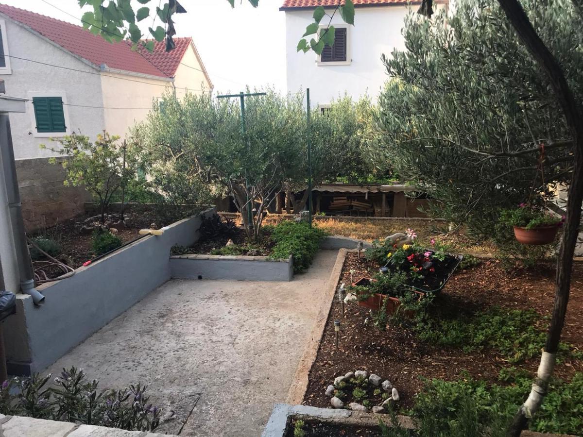 Apartmani Katarina Бол Екстер'єр фото