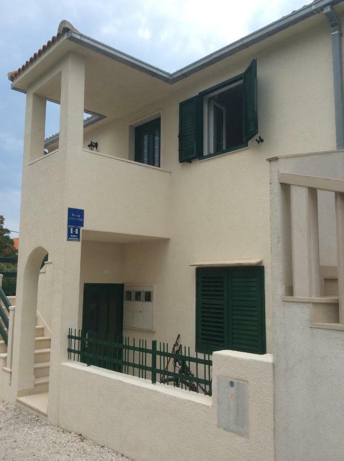 Apartmani Katarina Бол Екстер'єр фото