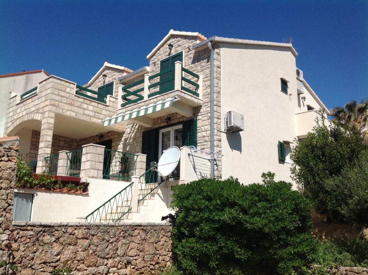 Apartmani Katarina Бол Екстер'єр фото